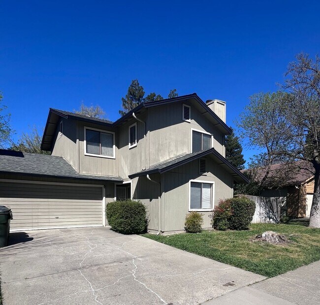Foto del edificio - NICE SPACIOUS TWO-STORY DUPLEX IN NATOMAS!!