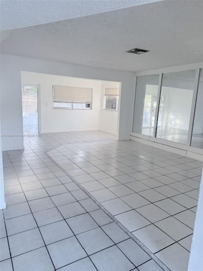 Foto del edificio - 7960 SW 6th St