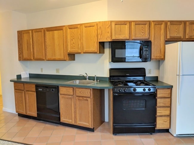 Building Photo - 2 br, 1 bath Apartment - 29 Holland St