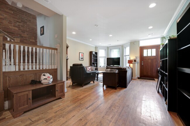 Foto del edificio - 3415 Brown St NW