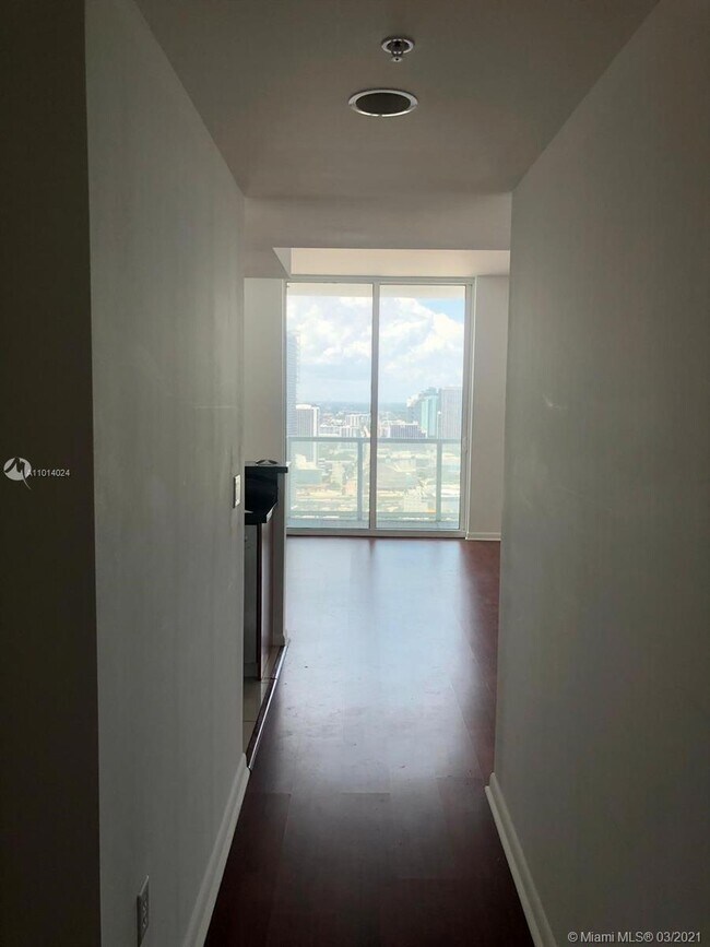 Foto del edificio - 244 Biscayne Blvd
