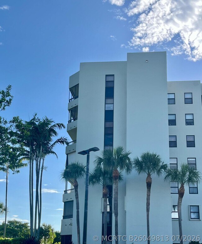 Foto del edificio - 6463 La Costa Dr