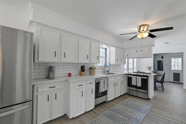 Foto del edificio - 550 Gunston Ct