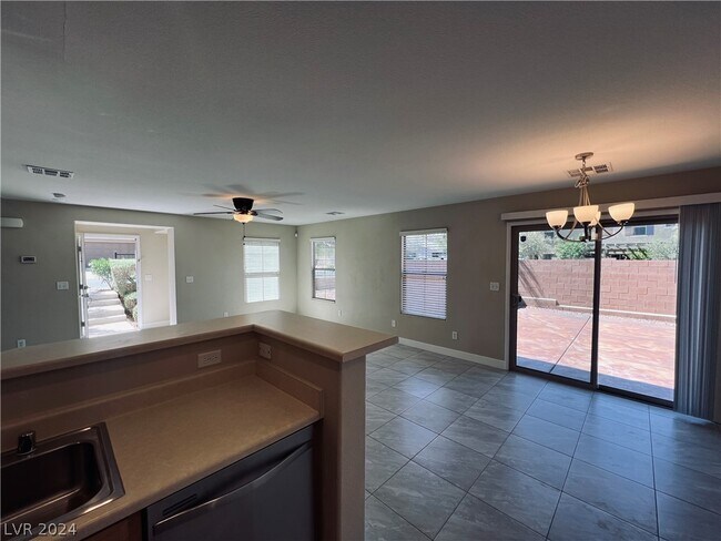 Foto del edificio - 7439 Kingston Cove St