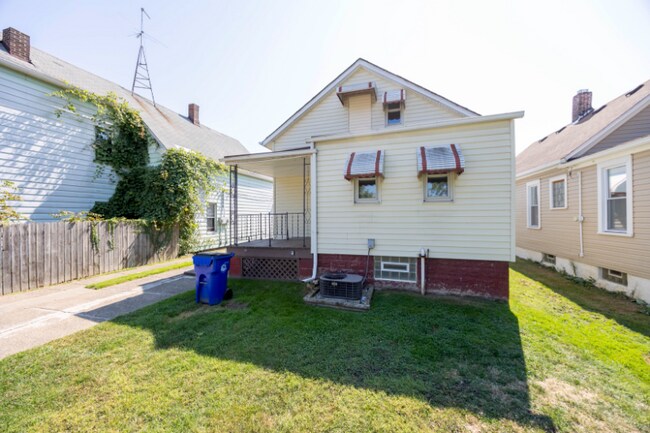 Building Photo - 7192 Wentworth Ave