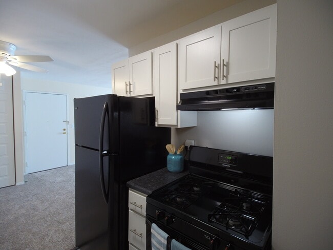 Building Photo - Indian Hills Apartments