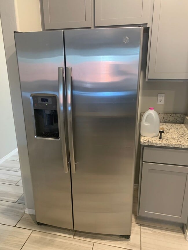 Building Photo - Newer Home in  Metro Park Village