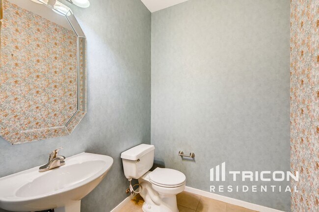 Foto del edificio - 6308 Pierce Arrow Dr