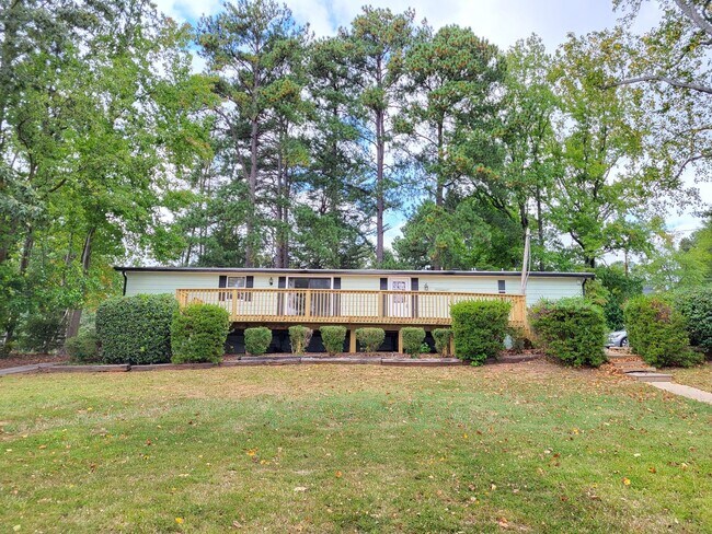 Building Photo - Waterfront mobile home in Mooresville