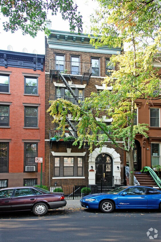 Primary Photo - 368 State St
