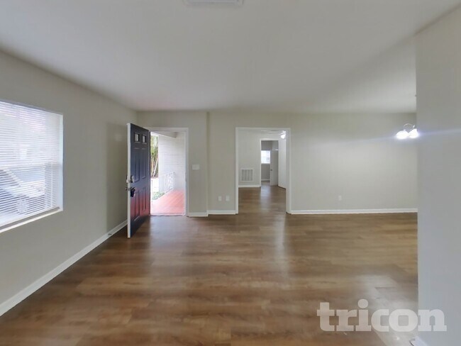 Foto del edificio - 1576 Bonair St