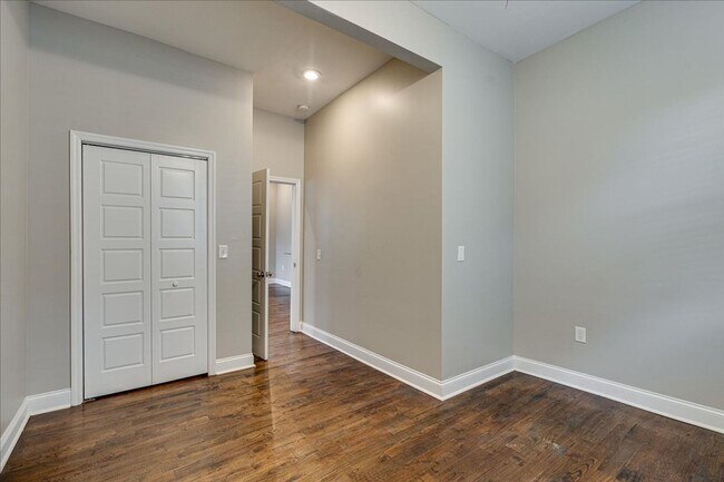 Charming 1920 renovated home! - Charming 1920 renovated home!