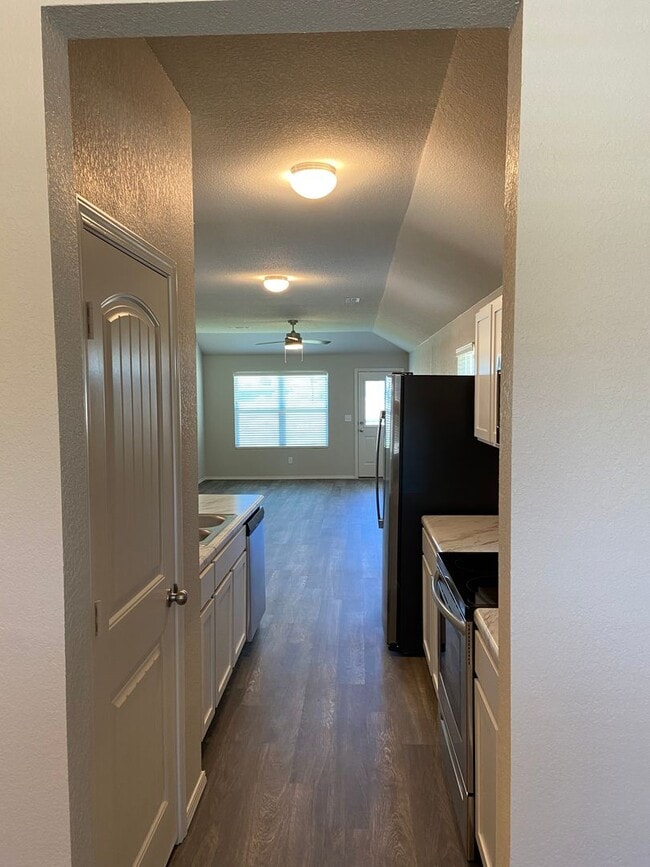 Building Photo - Pre-Leasing Now! Charming 3-Bedroom, 2-Bath Home in White Oak Crossing – Coming Soon!