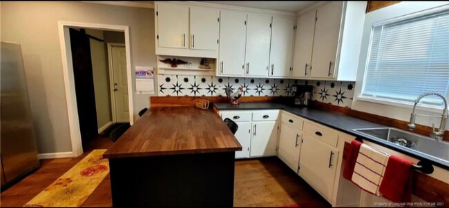 Foto del edificio - 434 Grimsley Rd