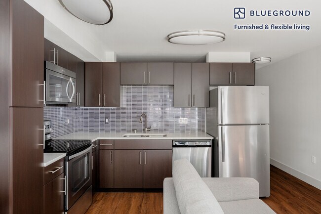 Foto del edificio - 10595 Main St