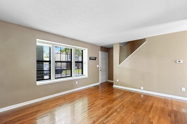 Foto del edificio - 7701 Kelvinway Dr