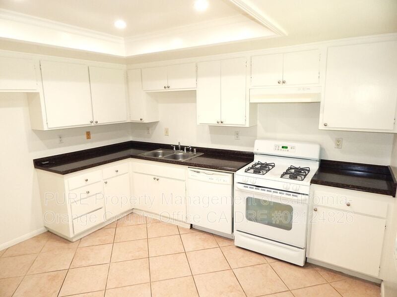 16972 Hoskins Lane Unit Apt 2, Huntington Beach, CA 92649 Condo for