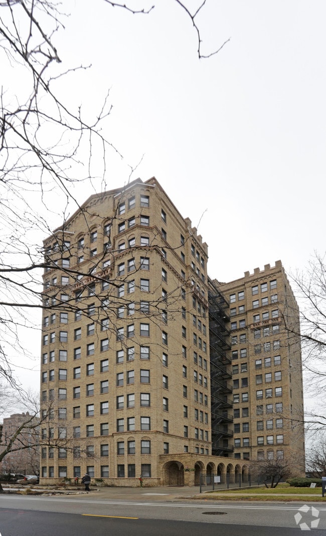 Building Photo - 7321 S South Shore Dr