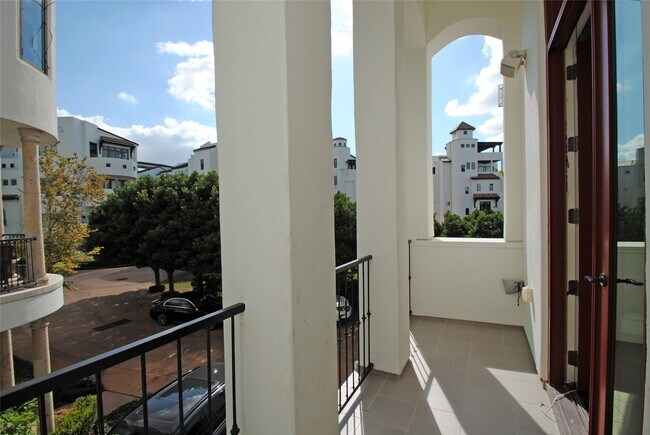 Foto del edificio - 302 Calle Sevilla Pl