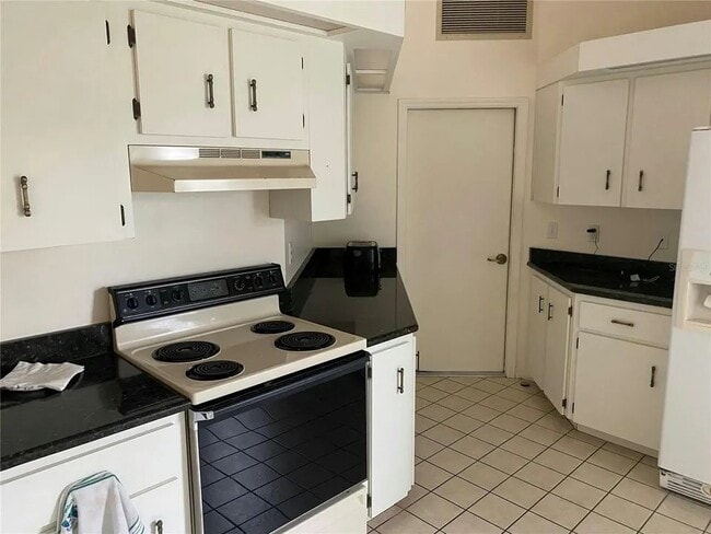 Building Photo - 8636 SW 108th St