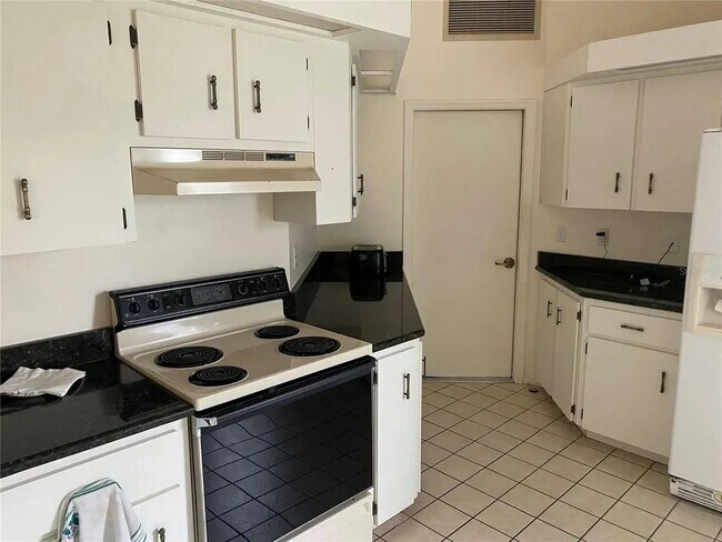 Foto del edificio - 8636 SW 108th St