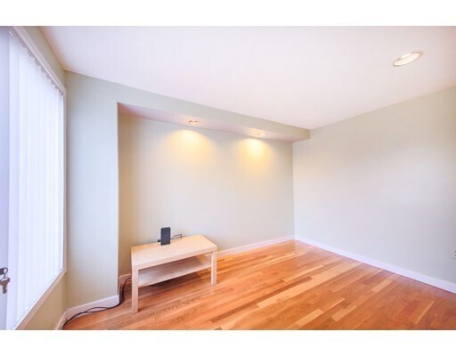 Foto del edificio - 581 Mount Auburn St