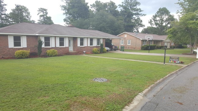 Building Photo - 3008 Cliffside Dr