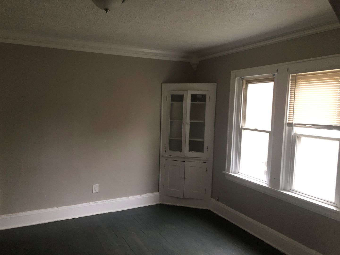 897 Stadelman Ave Akron, OH 44320 – photo 2
