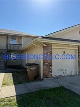 Building Photo - 511 Sky Vue Dr