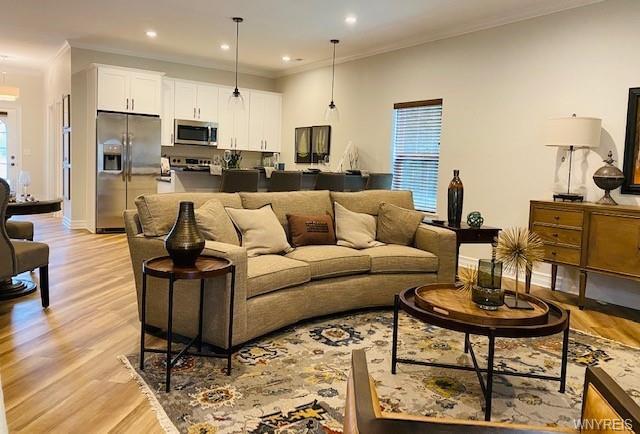 GREAT ROOM OPEN TO ENTERTAIN KITCHEN AREA - 5283 Chestnut Ridge Rd