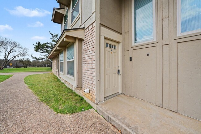 Foto del edificio - 6925 Calender Rd