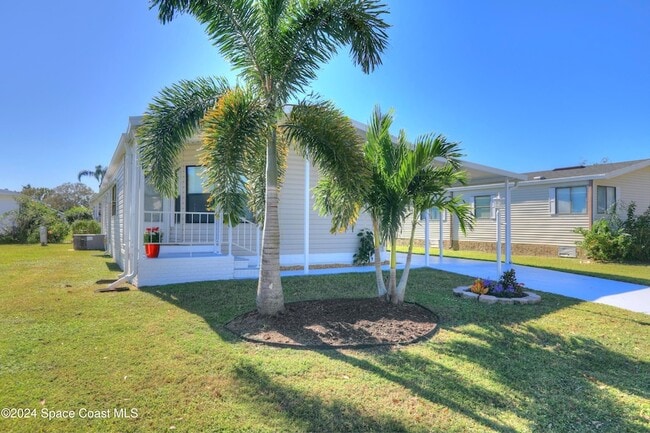 Building Photo - 561 Dolphin Cir