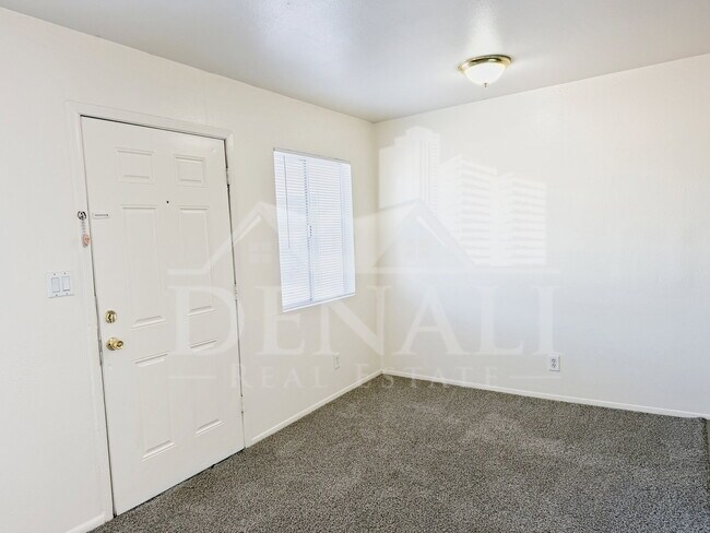 Building Photo - 1211 W Apache Trail