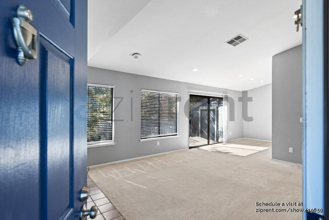 Foto del edificio - 7128 Cross Creek Cir