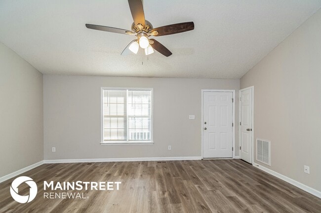 Building Photo - 5129 Peakwood Dr