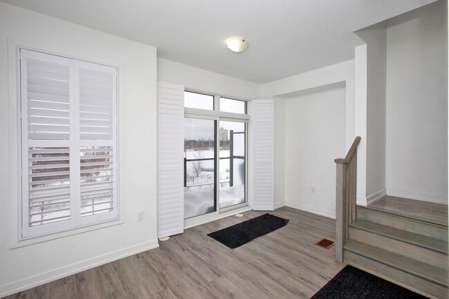 Building Photo - Outstanding 3-Bedroom Townhouse for Rent in Woodbridge