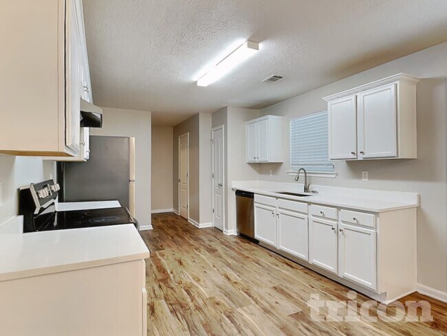 Building Photo - 3892 Alderwoods Dr