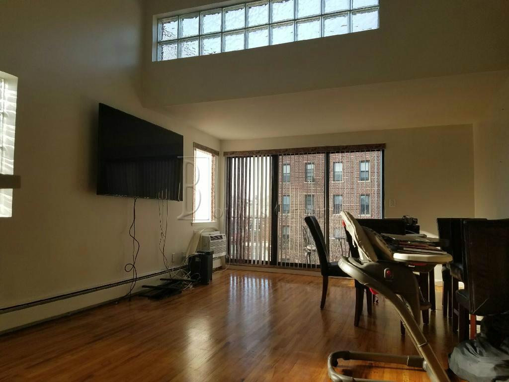 Foto principal - 8717 21st Ave
