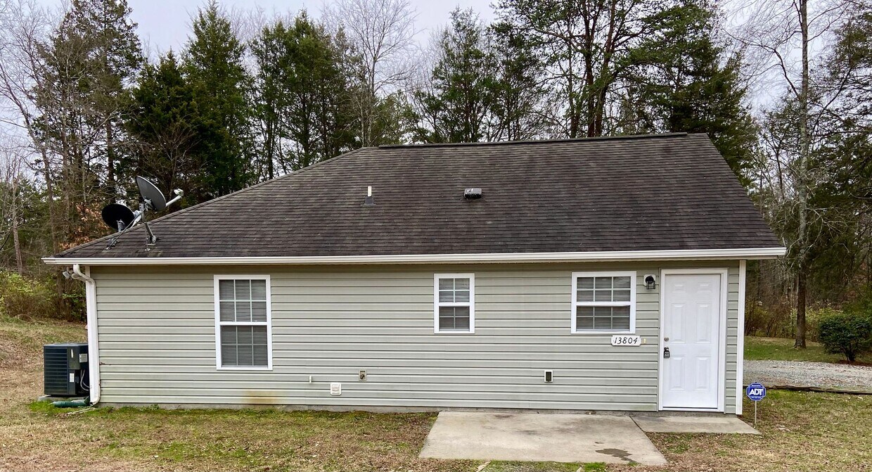 Primary Photo - 13804 Circle Dr