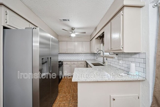 Foto del edificio - 13515 S Fern St