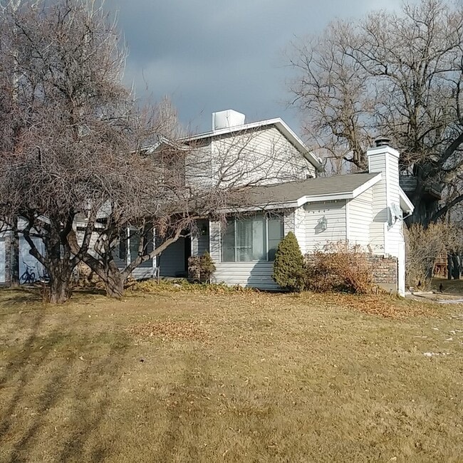 Building Photo - 10886 N 6000 W