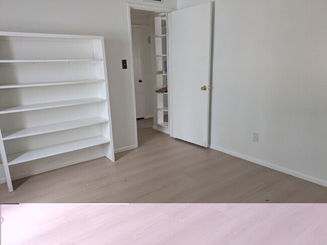 Foto del edificio - 1514 W 1st Pl