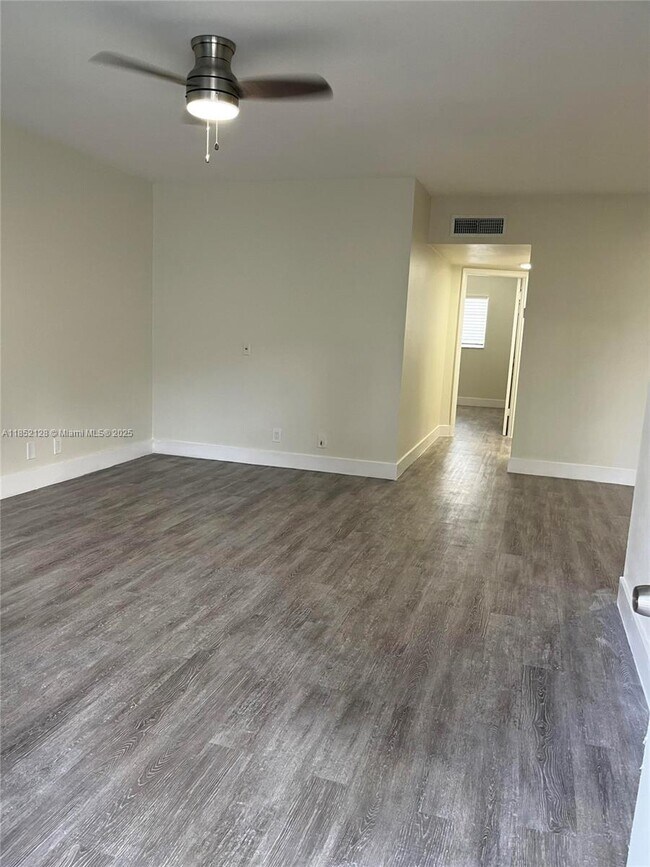 Foto del edificio - 2061 NW 81st Ave