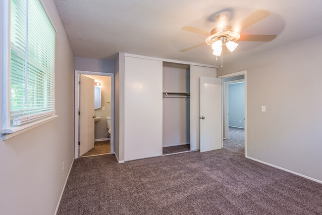 Foto del edificio - Great looking 3 bedroom, 1 1/5 bath!