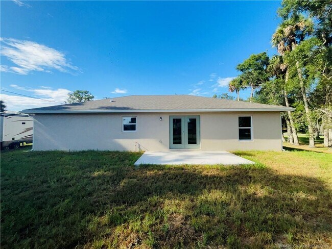Foto del edificio - 7702 Lakeland Blvd