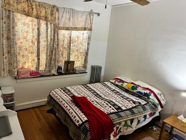 Foto del edificio - 5443 N Campbell Ave