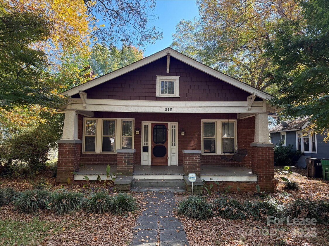 Primary Photo - 319 Grandin Rd