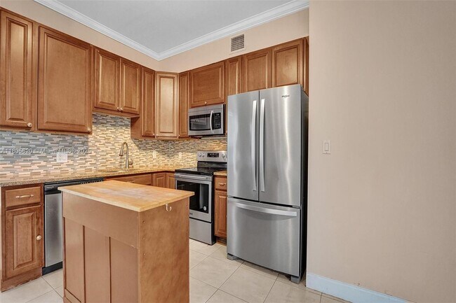 Foto del edificio - 1695 SW 11th St