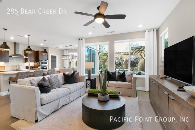 Building Photo - 285 Bear Creek Dr