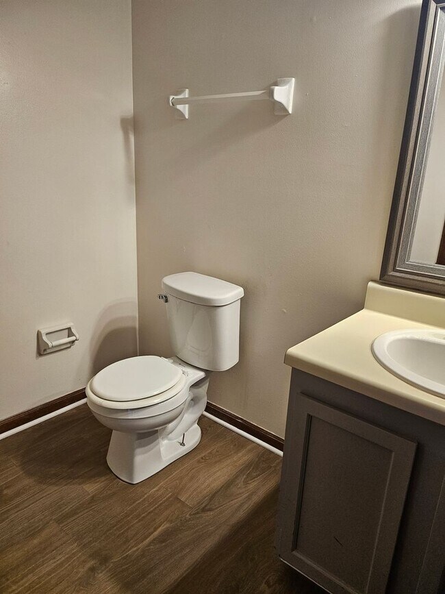 Foto del edificio - $1200 - Jefferson Square - Move in Special